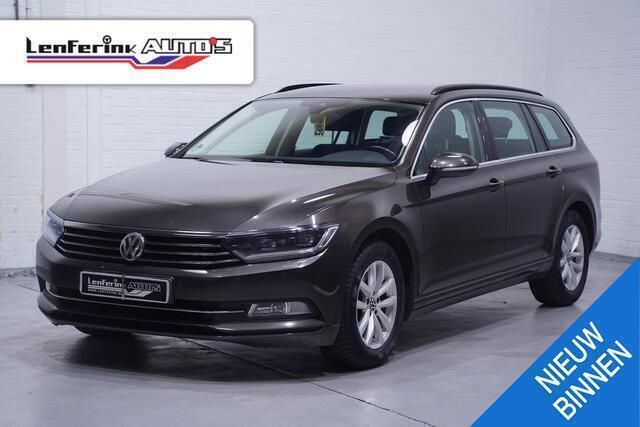 Bruin Gebruikt 2016 VW Passat Comfortline Stationwagen | € 12.600 (Super prijs) - Afbeelding 1/4