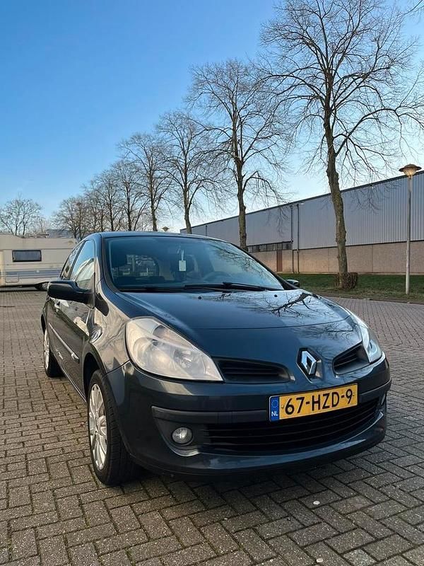 Occasion 2009 Renault Clio II | € 1.650 (Goede deal) - Afbeelding 1/4