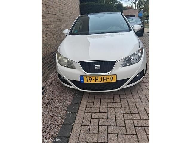 Wit Gebruikt 2008 Seat Ibiza Hatchback | € 2.250 (Eerlijke prijs) - Afbeelding 1/4