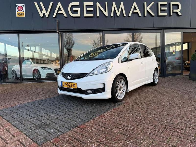 Wit Occasion 2013 Honda Jazz Elegance Hatchback | € 4.850 - Afbeelding 1/4