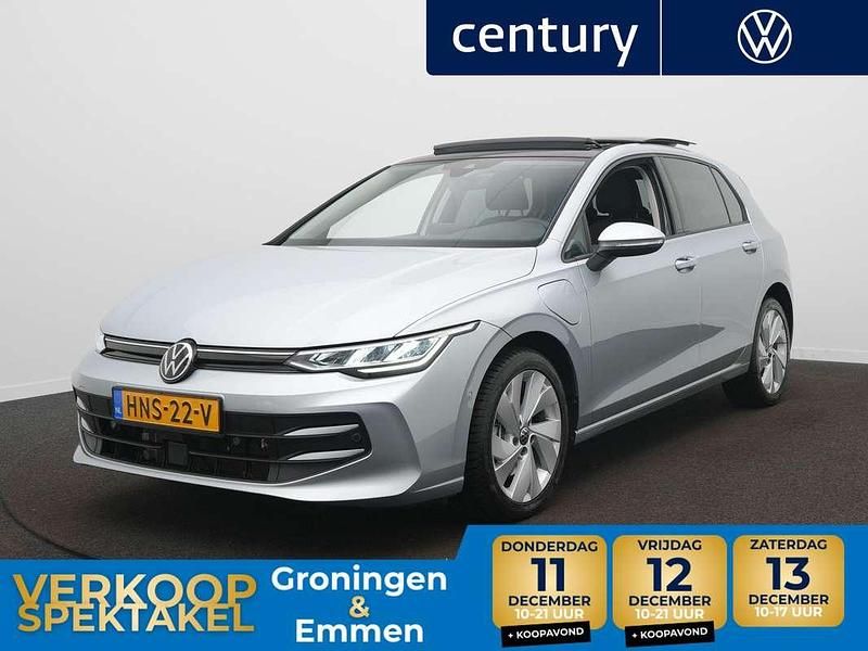 Grijs Gebruikt 2025 VW Golf VIII Edition Hatchback | € 32.900 (Eerlijke prijs) - Afbeelding 1/4