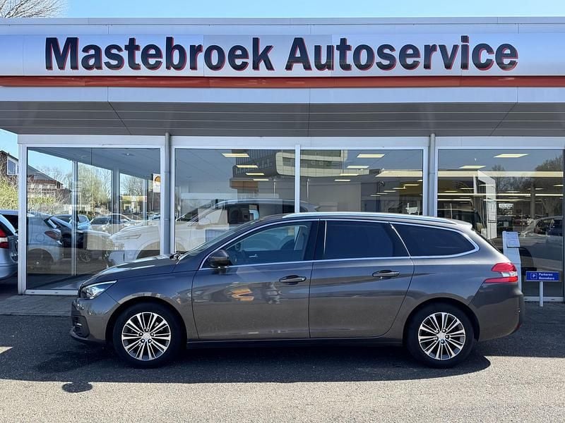 Occasion Peugeot 308 SW Allure 111 PK (81 kW) 2021 Grijs Stationwagen