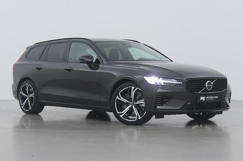 Grijs Occasion 2025 Volvo V60 Plus Stationwagen | € 43.400 (Iets duurder) - Afbeelding 1/1