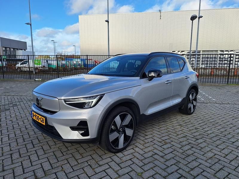 Zilver Gebruikt 2022 Volvo XC40 Plus SUV | € 32.450 (Goede deal) - Afbeelding 1/4
