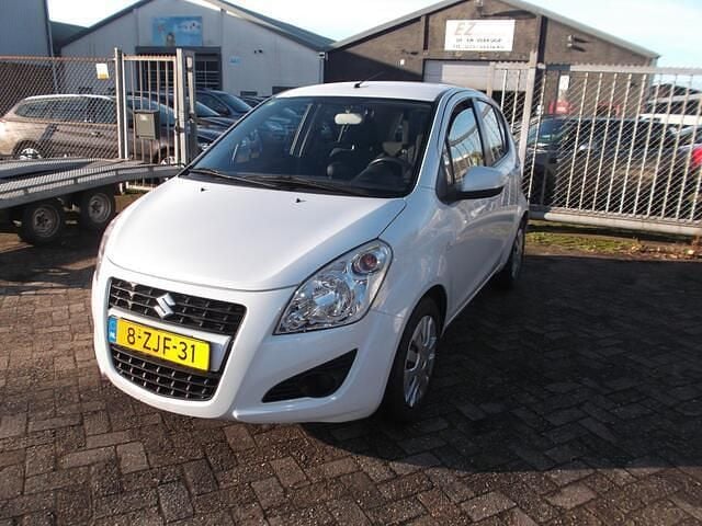 Wit Occasion 2015 Suzuki Splash Comfort Hatchback | € 5.950 (Eerlijke prijs) - Afbeelding 1/4