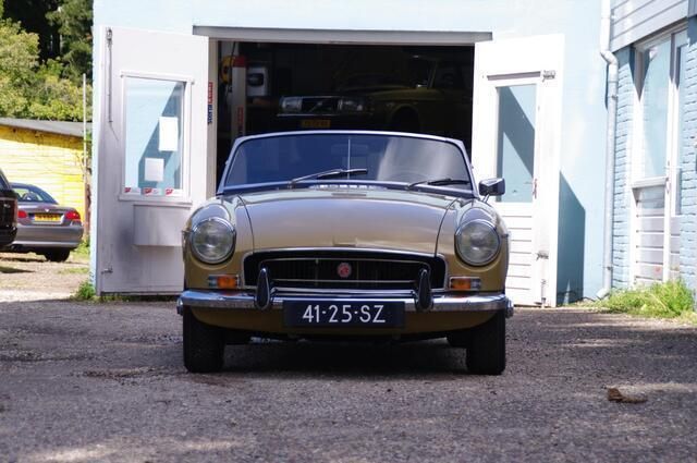 Occasion MG B 95 PK (69 kW) 1971 Geel Cabriolet