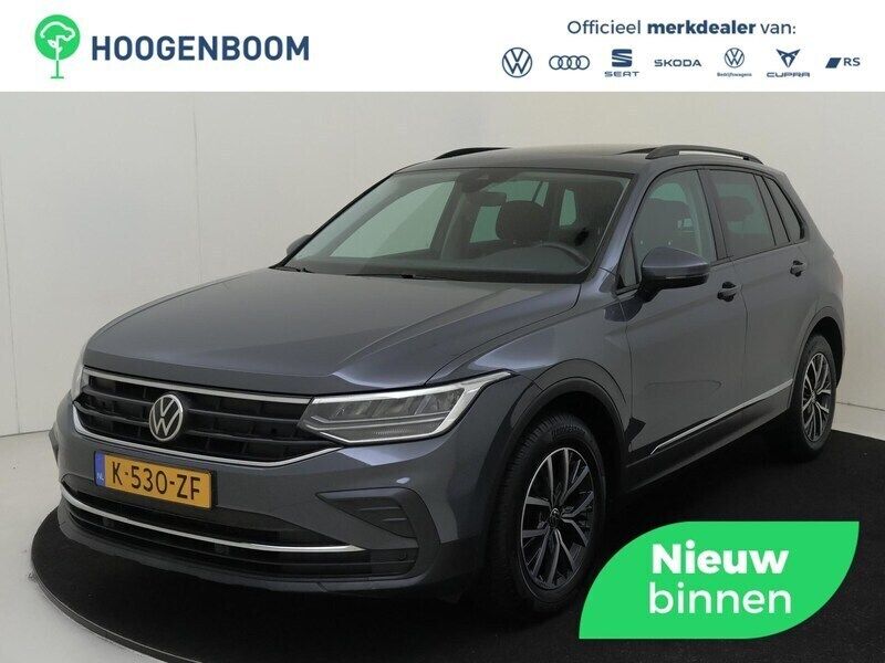 Grijs Gebruikt 2021 VW Tiguan Business SUV | € 27.950 (Goede deal) - Afbeelding 1/4