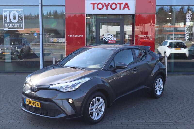 Grijs Gebruikt 2022 Toyota C-HR Active SUV | € 21.900 (Goede deal) - Afbeelding 1/4