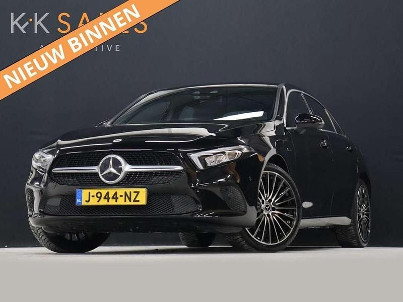 Zwart Gebruikt 2020 Mercedes A250 Business Sedan | € 24.440 (Goede deal) - Afbeelding 1/4