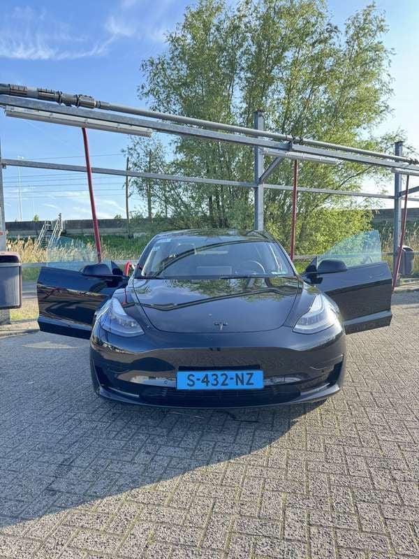 Zwart Gebruikt 2023 Tesla Model 3 RWD Sedan | € 30.950 - Afbeelding 1/4