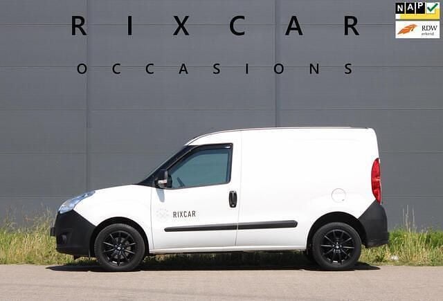 Wit Gebruikt 2017 Opel Combo Edition MPV | € 6.440 (Iets duurder) - Afbeelding 1/4