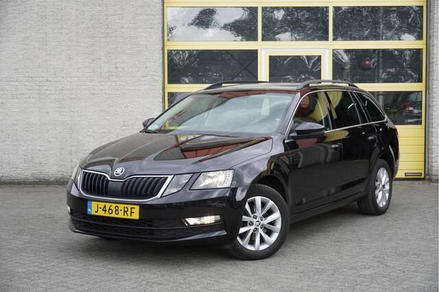 Zwart Gebruikt 2020 Skoda Octavia Business Line Stationwagen | € 15.950 (Goede deal) - Afbeelding 1/4