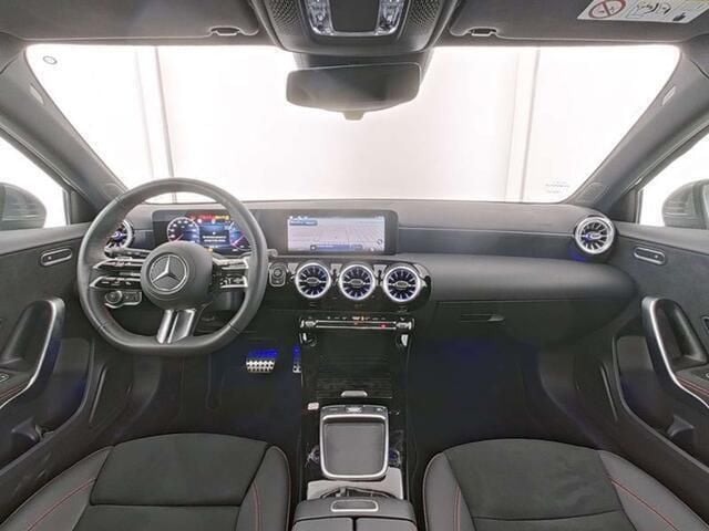 Occasion Mercedes A180 AMG 2024 Grijs Sedan