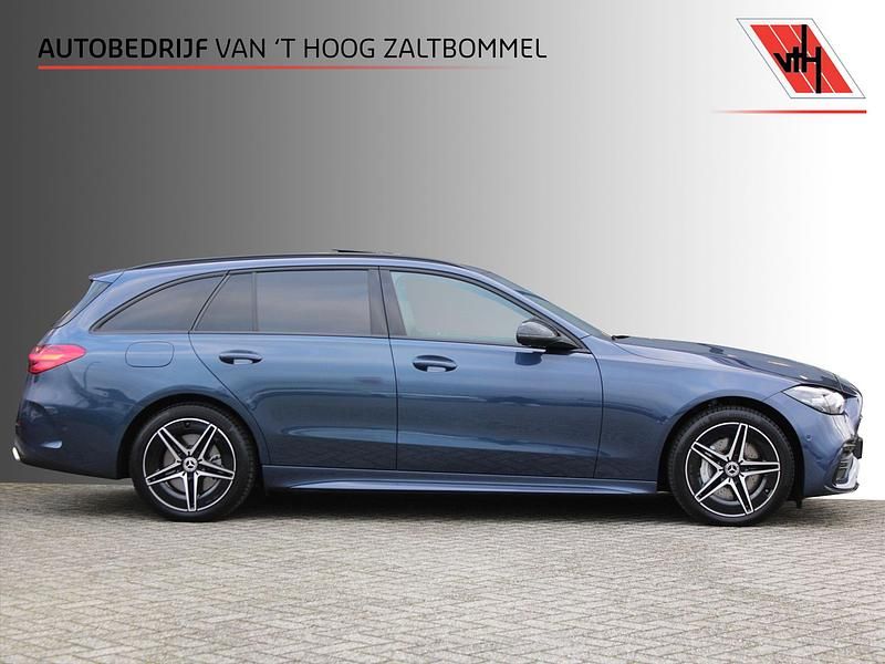 Blauw Gebruikt 2024 Mercedes C300 AMG line Stationwagen | € 44.900 (Goede deal) - Afbeelding 1/4