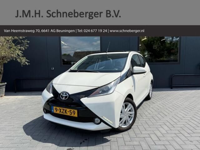 Wit Gebruikt 2014 Toyota Aygo X-wave Hatchback | € 8.750 (Duur) - Afbeelding 1/4