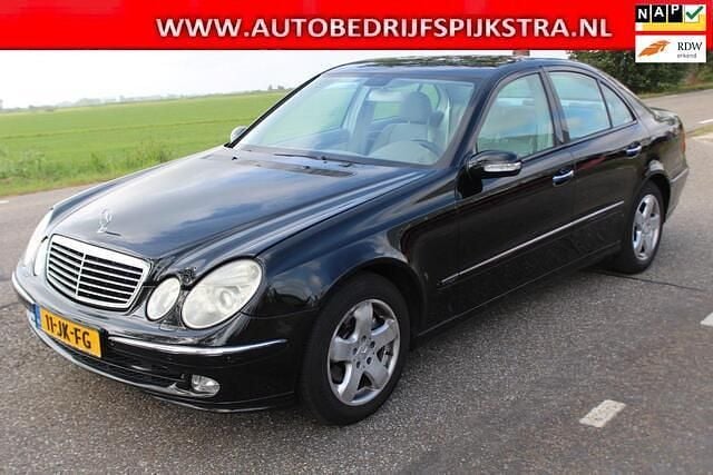Zwart Gebruikt 2002 Mercedes E240 Avantgarde Sedan | € 2.499 (Goede deal) - Afbeelding 1/4