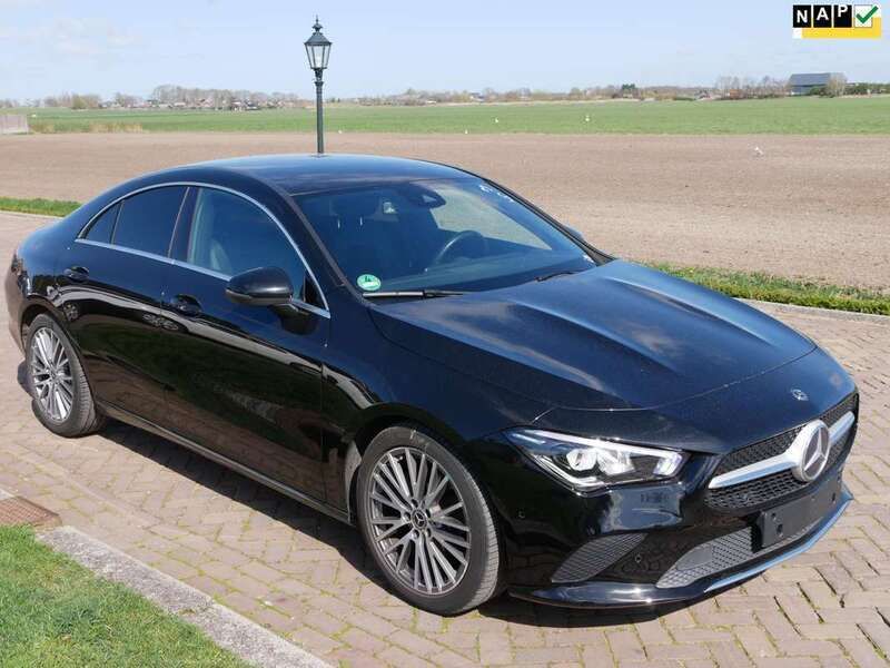 Zwart Gebruikt 2020 Mercedes CLA180 Business Sedan | € 20.450 (Goede deal) - Afbeelding 1/3
