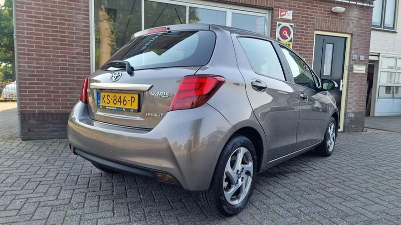 Occasion Toyota Yaris Hybrid Trend 2016 Grijs (metallic) Hatchback