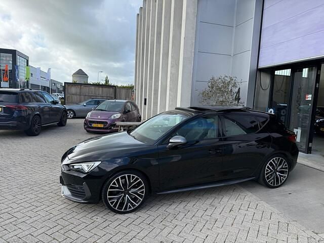 Zwart Gebruikt 2022 Cupra Leon Stationwagen | € 35.950 (Duur) - Afbeelding 1/4