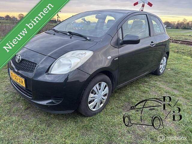 Zwart (metallic) Gebruikt 2007 Toyota Yaris Sol Hatchback | € 1.199 - Afbeelding 1/4
