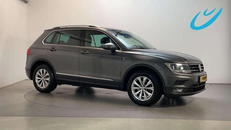 Grijs Gebruikt 2020 VW Tiguan Comfortline SUV | € 24.850 (Super prijs) - Afbeelding 1/3