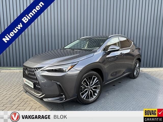 Grijs Gebruikt 2022 Lexus NX450h+ Executive Line SUV | € 53.950 (Eerlijke prijs) - Afbeelding 1/4