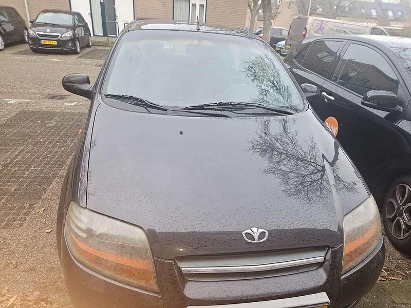 Zwart Gebruikt 2003 Chevrolet Kalos Hatchback | € 1.800 (Eerlijke prijs) - Afbeelding 1/4
