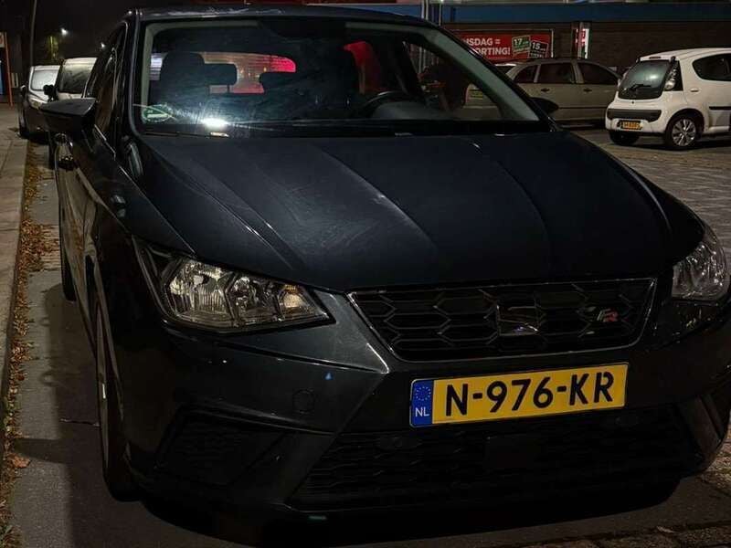 Grijs Gebruikt 2018 Seat Ibiza Style Hatchback | € 10.500 (Goede deal) - Afbeelding 1/4