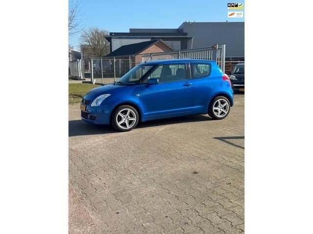 Blauw Gebruikt 2006 Suzuki Swift GLS Hatchback | € 2.495 (Eerlijke prijs) - Afbeelding 1/4