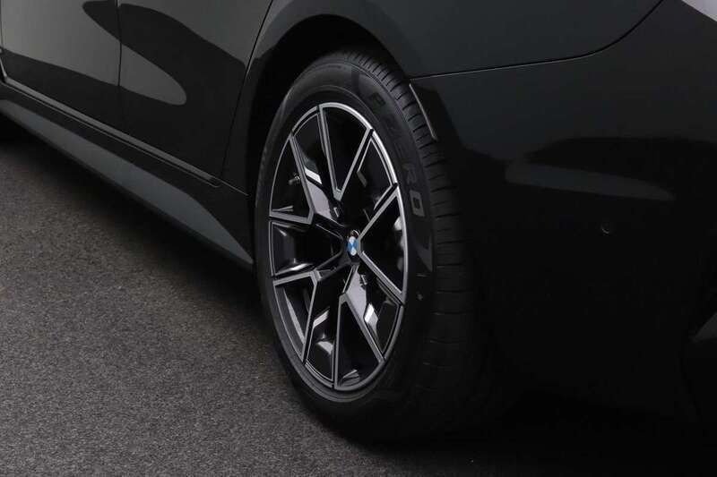 Zwart Nieuw 2024 BMW i4 Sedan | € 68.576 - Afbeelding 1/1