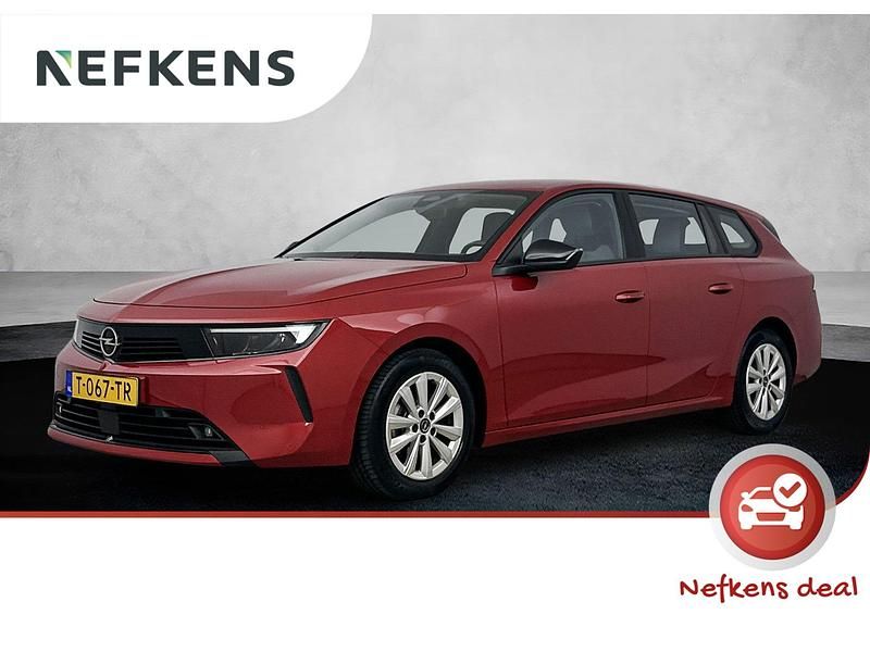 Rood Gebruikt 2023 Opel Astra Stationwagen | € 34.711 - Afbeelding 1/3