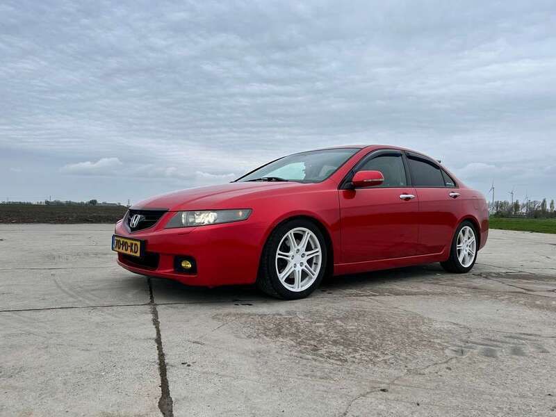 Rood Gebruikt 2004 Honda Accord Executive Sedan | € 7.250 (Eerlijke prijs) - Afbeelding 1/4