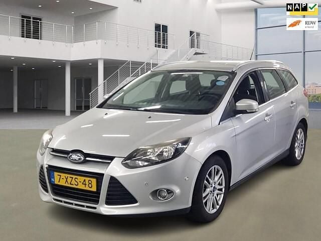 Grijs Gebruikt 2014 Ford Focus Stationwagen | € 3.799 (Eerlijke prijs) - Afbeelding 1/4