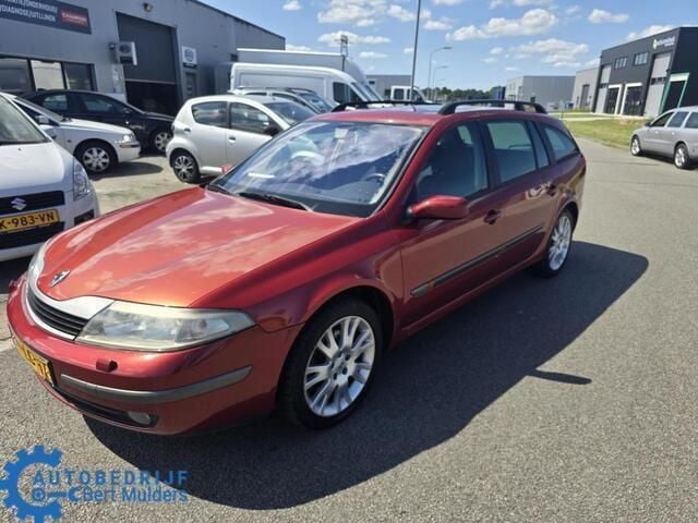 Rood Gebruikt 2003 Renault Laguna GrandTour Dynamique Stationwagen | € 1.450 - Afbeelding 1/4