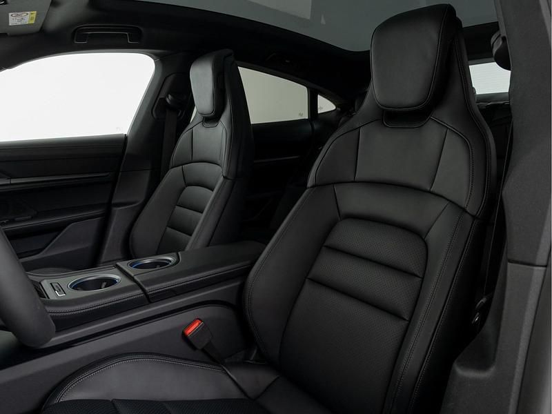 Occasion Porsche Taycan 300 kW (409 PK) 2025 Grijs Hatchback