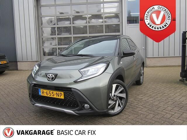 Groen (metallic) Occasion 2022 Toyota Aygo X Envy SUV | € 18.450 (Eerlijke prijs) - Afbeelding 1/4