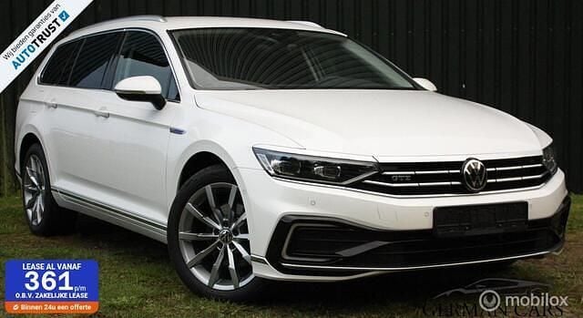 Wit Gebruikt 2022 VW Passat GTE Stationwagen | € 25.949 (Eerlijke prijs) - Afbeelding 1/4