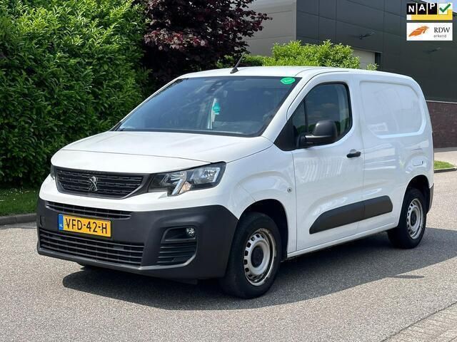 Wit Gebruikt 2020 Peugeot Partner Premium MPV | € 8.950 (Super prijs) - Afbeelding 1/4