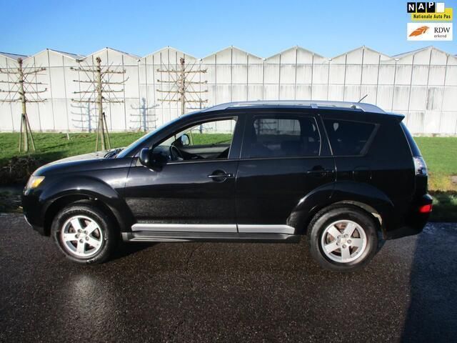 Zwart Gebruikt 2010 Mitsubishi Outlander Edition SUV | € 6.450 (Goede deal) - Afbeelding 1/4