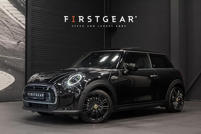 Zwart Gebruikt 2023 Mini Cooper SE Essential Hatchback | € 24.900 - Afbeelding 1/4