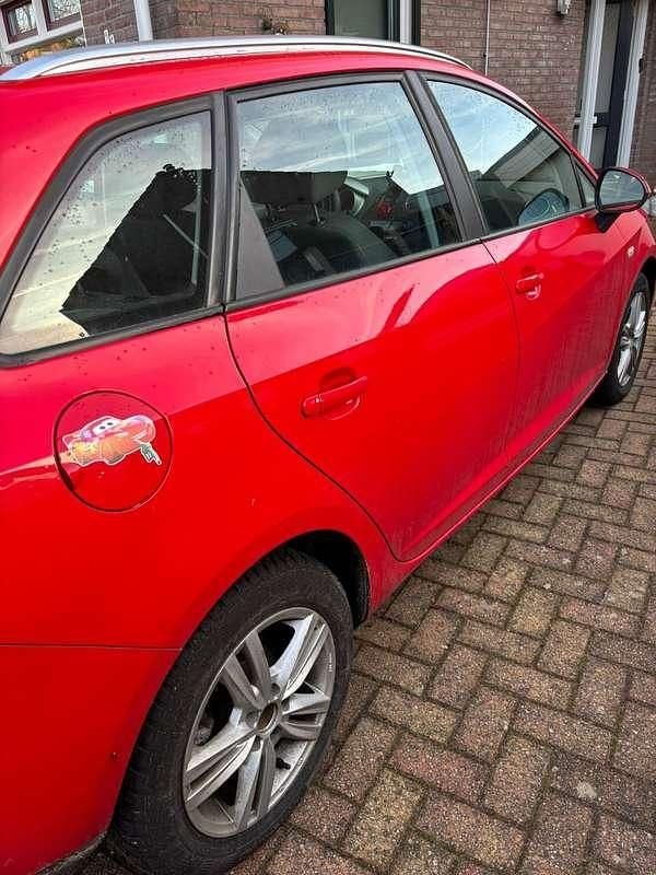 Occasion Seat Ibiza Style 86 PK (63 kW) 2011 Rood Sedan