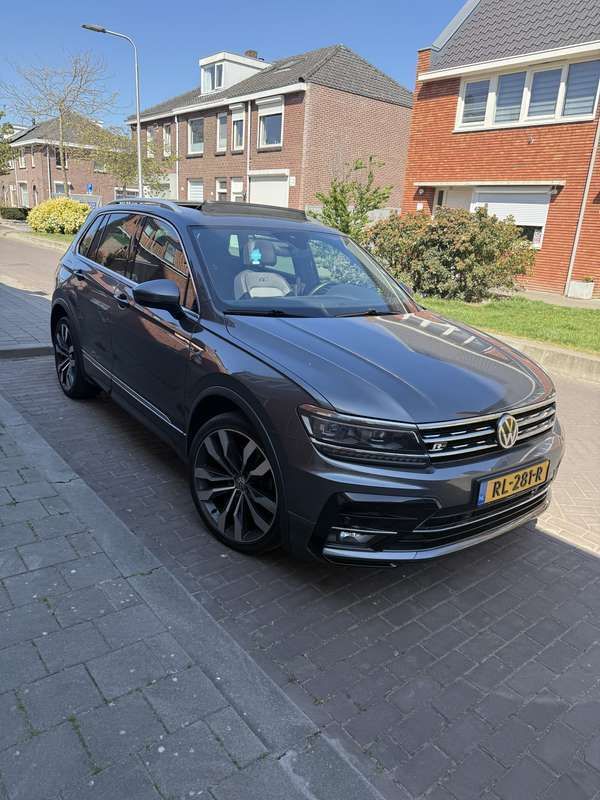 Grijs Gebruikt 2018 VW Tiguan R-line SUV | € 20.500 (Goede deal) - Afbeelding 1/1