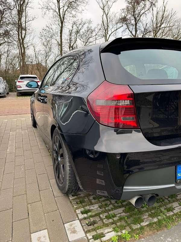 Occasion BMW 118 143 PK (105 kW) 2007 Zwart Hatchback
