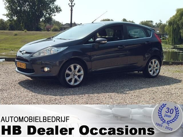 Grijs Gebruikt 2010 Ford Fiesta Titanium Hatchback | € 4.450 (Eerlijke prijs) - Afbeelding 1/4