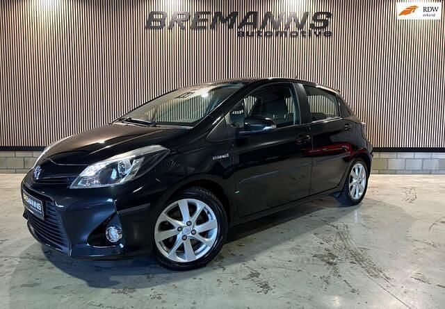 Zwart Gebruikt 2013 Toyota Yaris Hatchback | € 10.250 (Eerlijke prijs) - Afbeelding 1/4