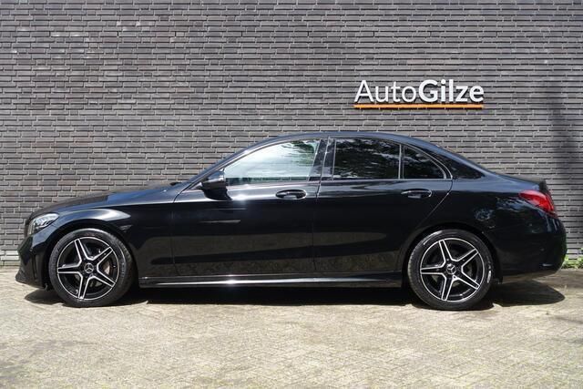 Occasion Mercedes C180 AMG Line Premium Plus 157 PK (115 kW) 2019 Zwart, metallic lak Sedan