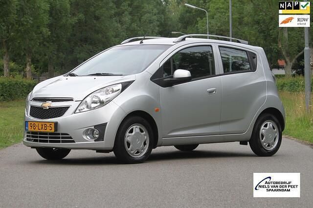 Zilver Gebruikt 2010 Chevrolet Spark LT Hatchback | € 3.450 (Eerlijke prijs) - Afbeelding 1/4