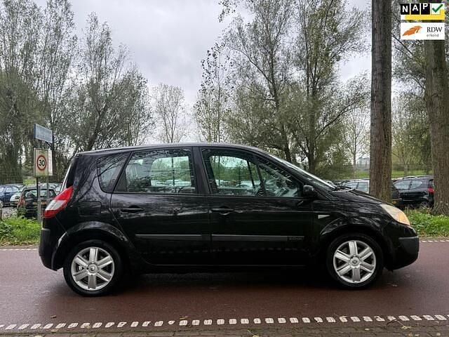 Zwart Gebruikt 2006 Renault Scénic II Dynamique MPV | € 1.399 (Goede deal) - Afbeelding 1/4