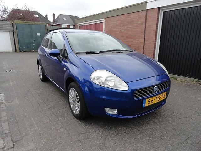 Occasion Fiat Grande Punto 78 PK (57 kW) 2006 Blauw (metallic) Hatchback