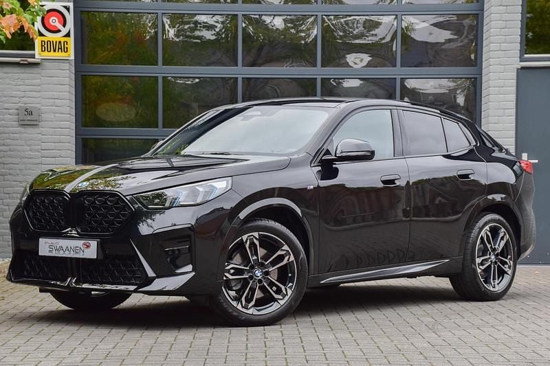 Zwart Gebruikt 2024 BMW X2 Comfort Edition SUV | € 50.950 - Afbeelding 1/4